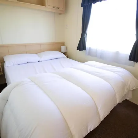 Great 8 Berth Caravan For Hire In Skegness Ref 33069F Exterior photo