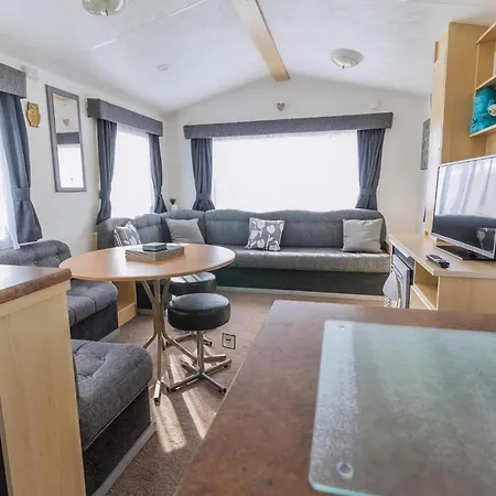 Great 8 Berth Caravan For Hire In Skegness Ref 33069F Exterior photo