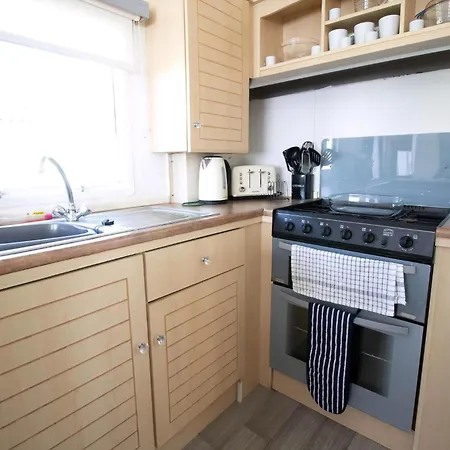 Great 8 Berth Caravan For Hire In Skegness Ref 33069F Exterior photo