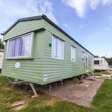 Great 8 Berth Caravan For Hire In Skegness Ref 33069F Exterior photo