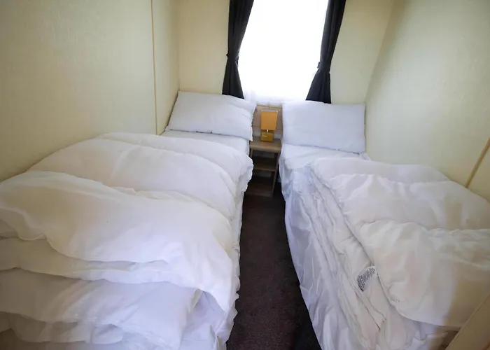 Great 8 Berth Caravan For Hire In Skegness Ref 33069F
