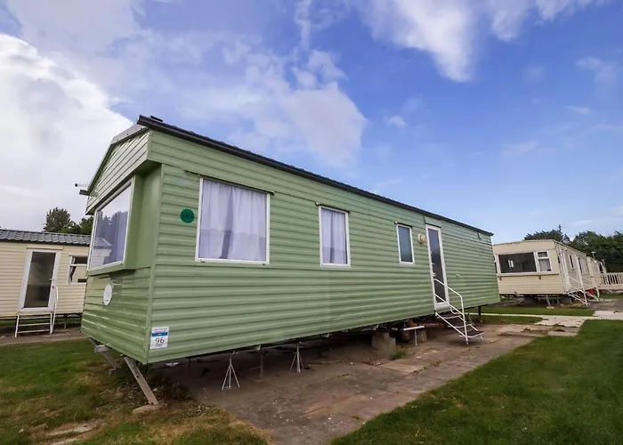 Great 8 Berth Caravan For Hire In Skegness Ref 33069F