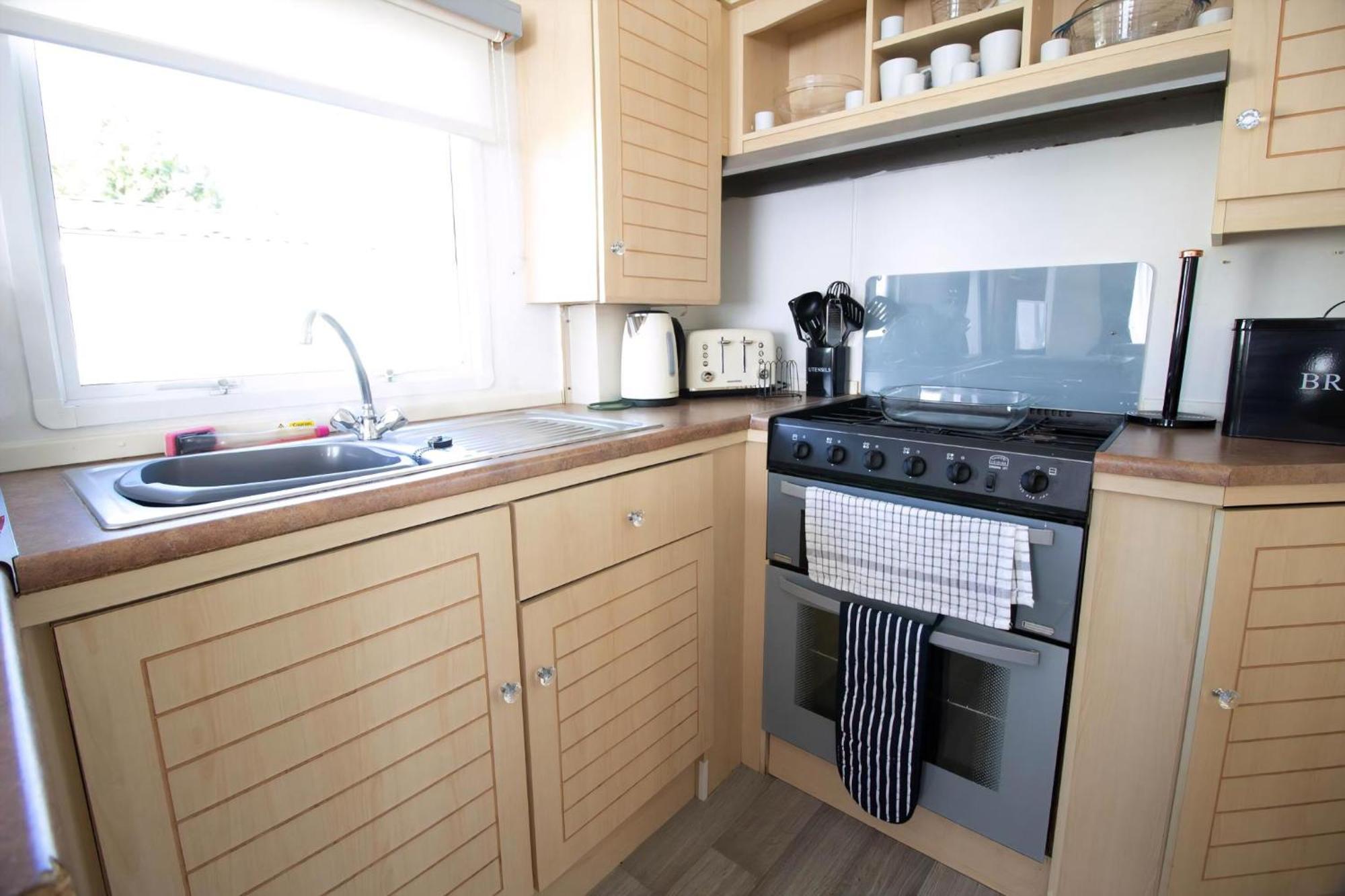 Great 8 Berth Caravan For Hire In Ref 33069f